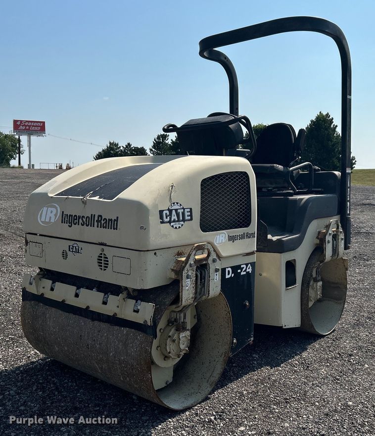 image for item KW9222 2006 Ingersoll Rand DuraPac DD24  double drum vibratory roller