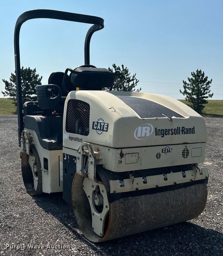 image for item KW9222 2006 Ingersoll Rand DuraPac DD24  double drum vibratory roller