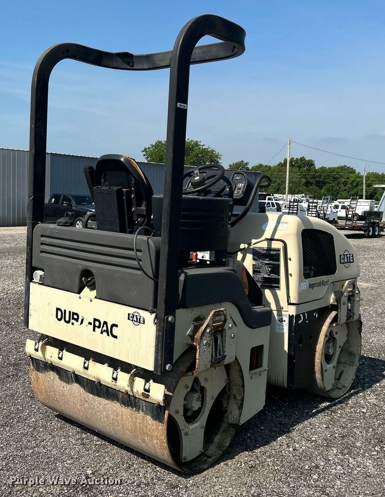 image for item KW9222 2006 Ingersoll Rand DuraPac DD24  double drum vibratory roller