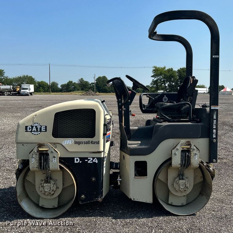 image for item KW9222 2006 Ingersoll Rand DuraPac DD24  double drum vibratory roller