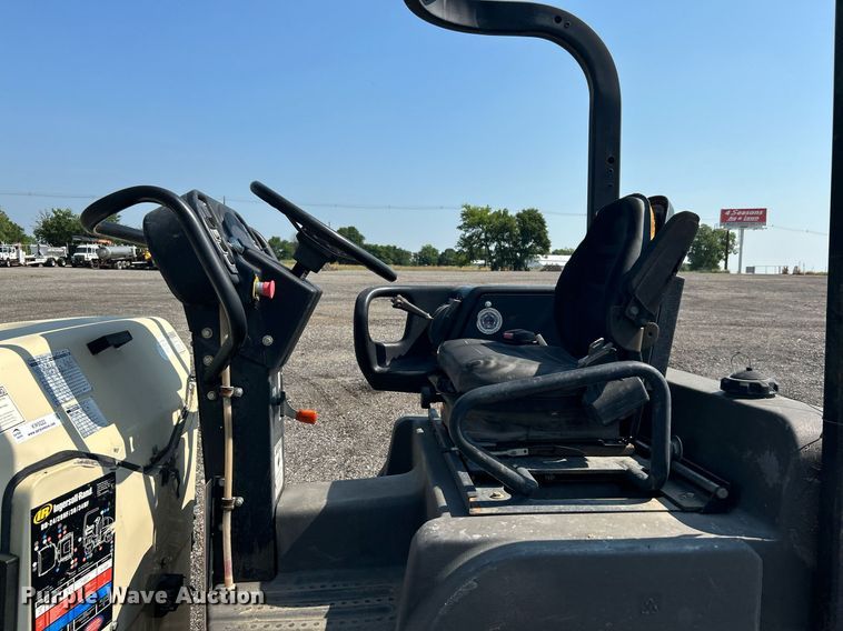 image for item KW9222 2006 Ingersoll Rand DuraPac DD24  double drum vibratory roller