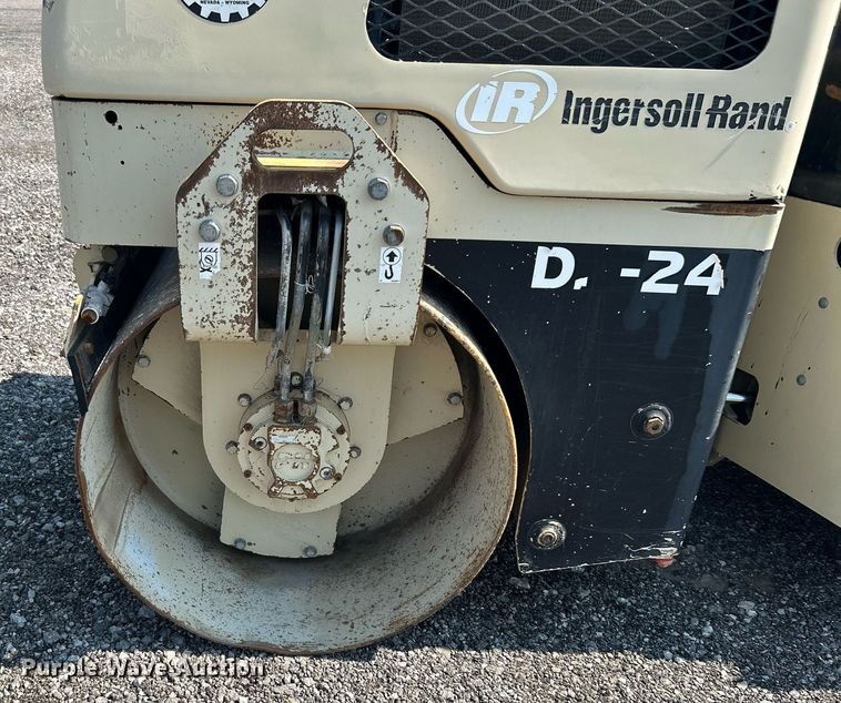 image for item KW9222 2006 Ingersoll Rand DuraPac DD24  double drum vibratory roller