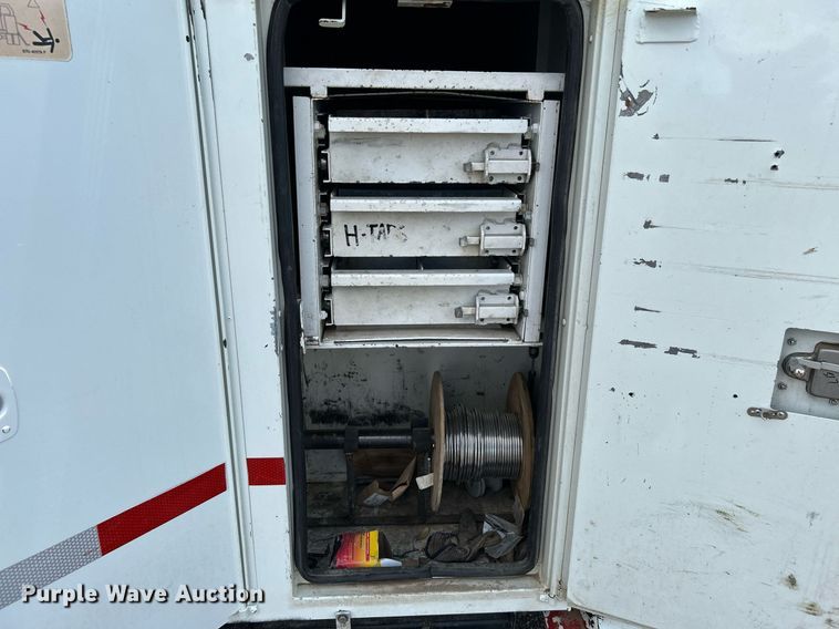 image for item KW9226 2010 International 4400  bucket truck