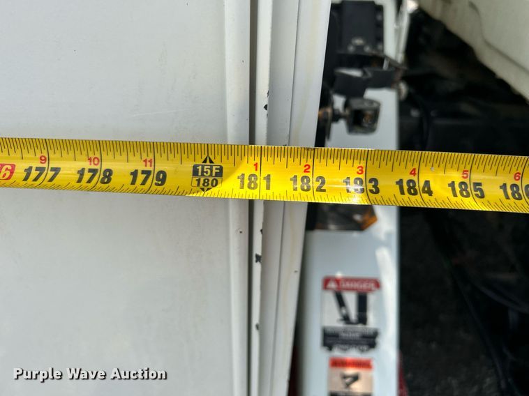 image for item KW9226 2010 International 4400  bucket truck