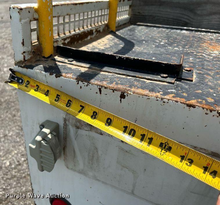 image for item KW9226 2010 International 4400  bucket truck