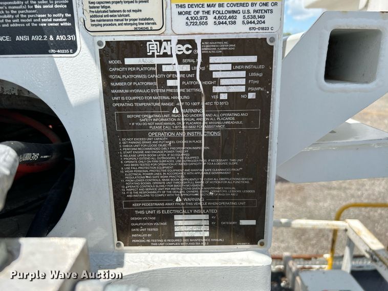 image for item KW9226 2010 International 4400  bucket truck