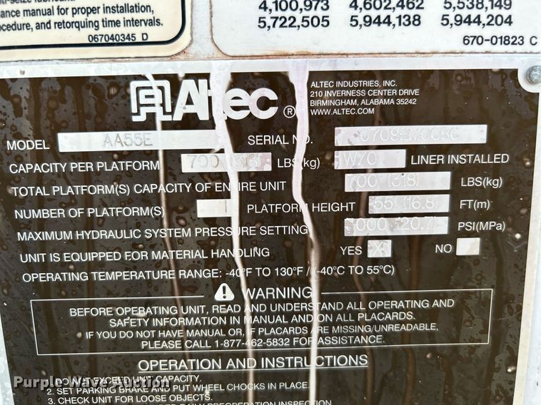 image for item KW9226 2010 International 4400  bucket truck