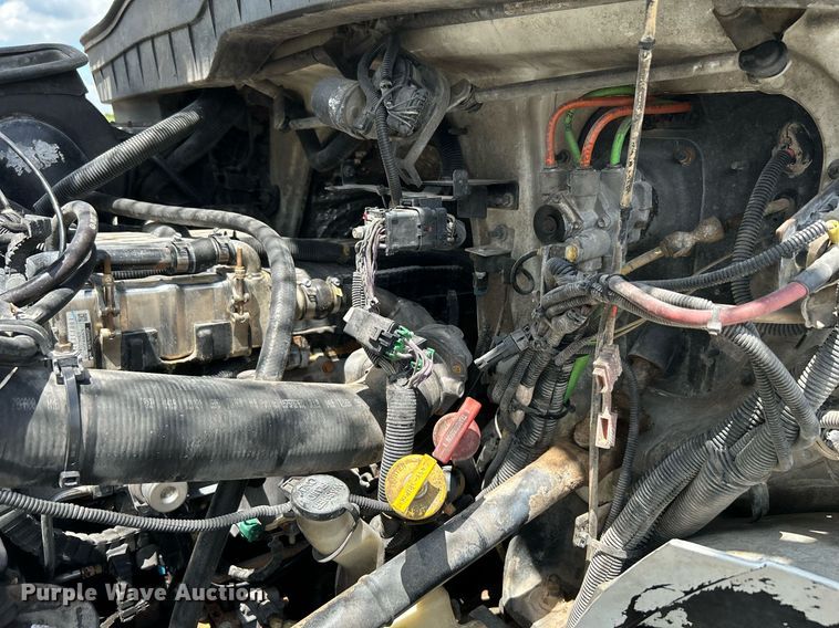 image for item KW9226 2010 International 4400  bucket truck