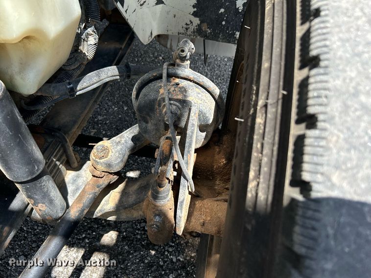 image for item KW9226 2010 International 4400  bucket truck