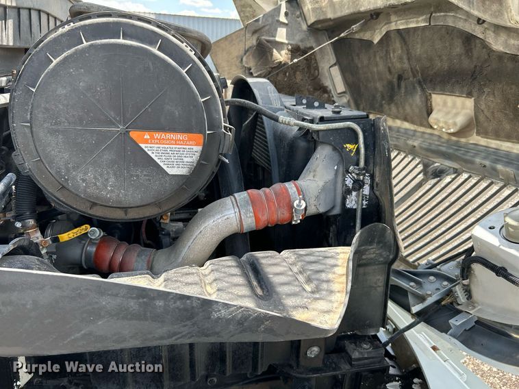 image for item KW9226 2010 International 4400  bucket truck