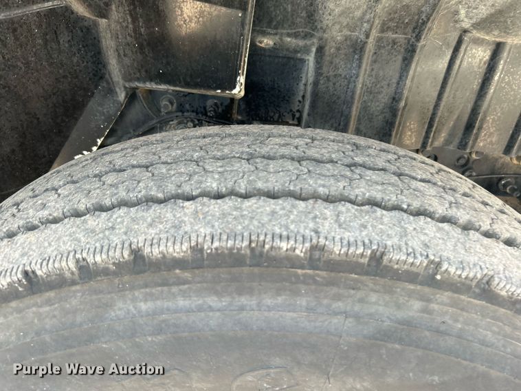 image for item KW9226 2010 International 4400  bucket truck