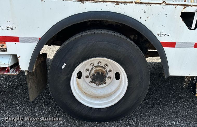 image for item KW9226 2010 International 4400  bucket truck