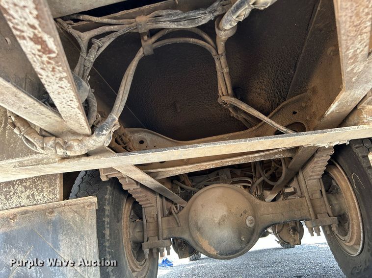 image for item KW9226 2010 International 4400  bucket truck