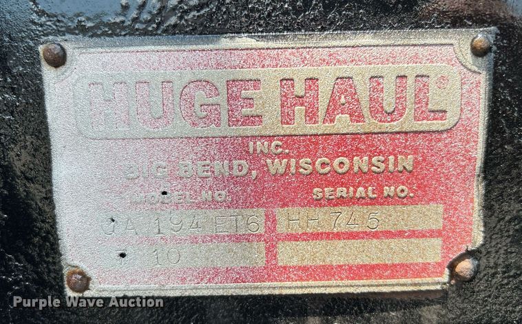 image for item KW9227 2011 Peterbilt 367  roll-off container truck