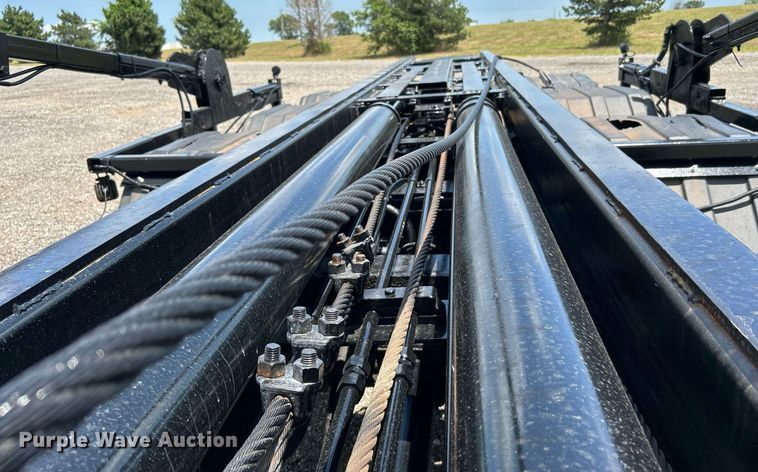 image for item KW9227 2011 Peterbilt 367  roll-off container truck