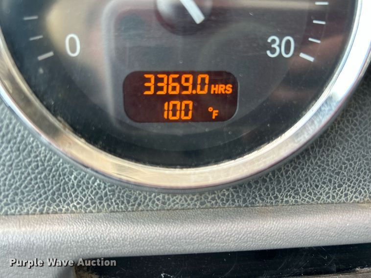 image for item KW9227 2011 Peterbilt 367  roll-off container truck