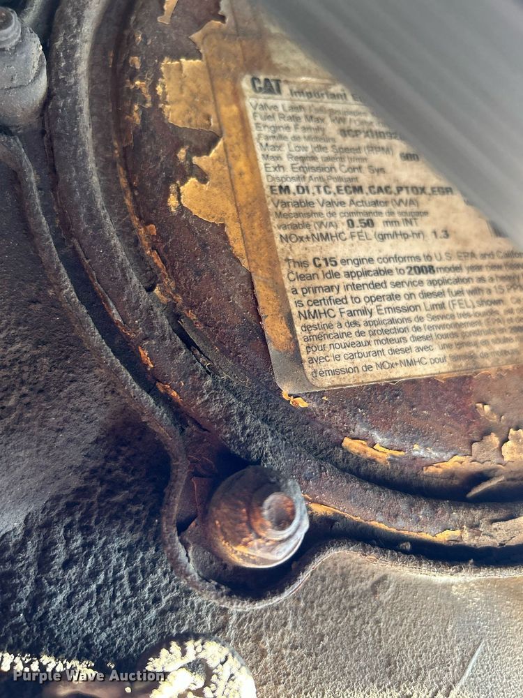 image for item KW9227 2011 Peterbilt 367  roll-off container truck