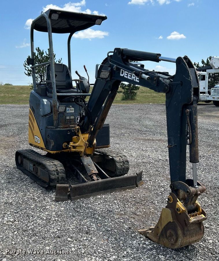 image for item KW9228 John Deere 17D  mini excavator