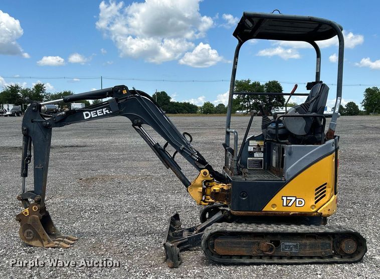 image for item KW9228 John Deere 17D  mini excavator
