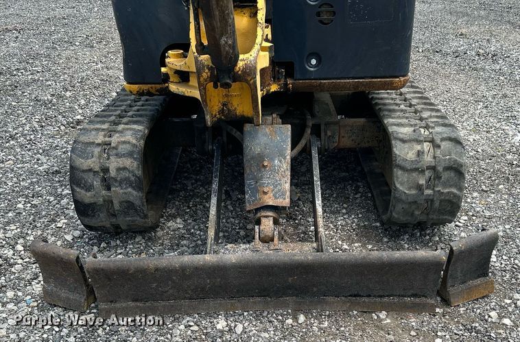 image for item KW9228 John Deere 17D  mini excavator