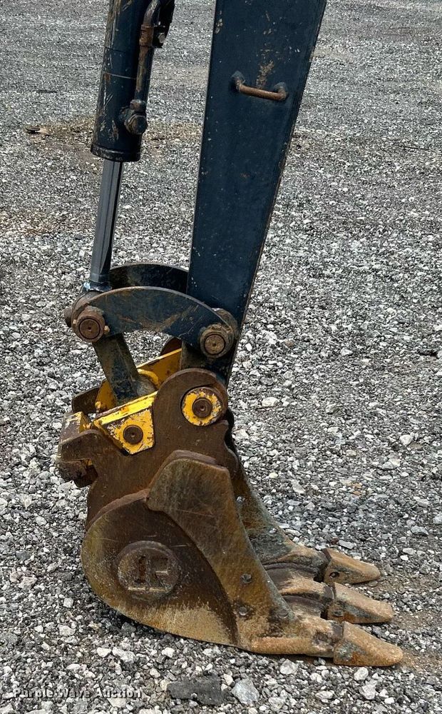 image for item KW9228 John Deere 17D  mini excavator