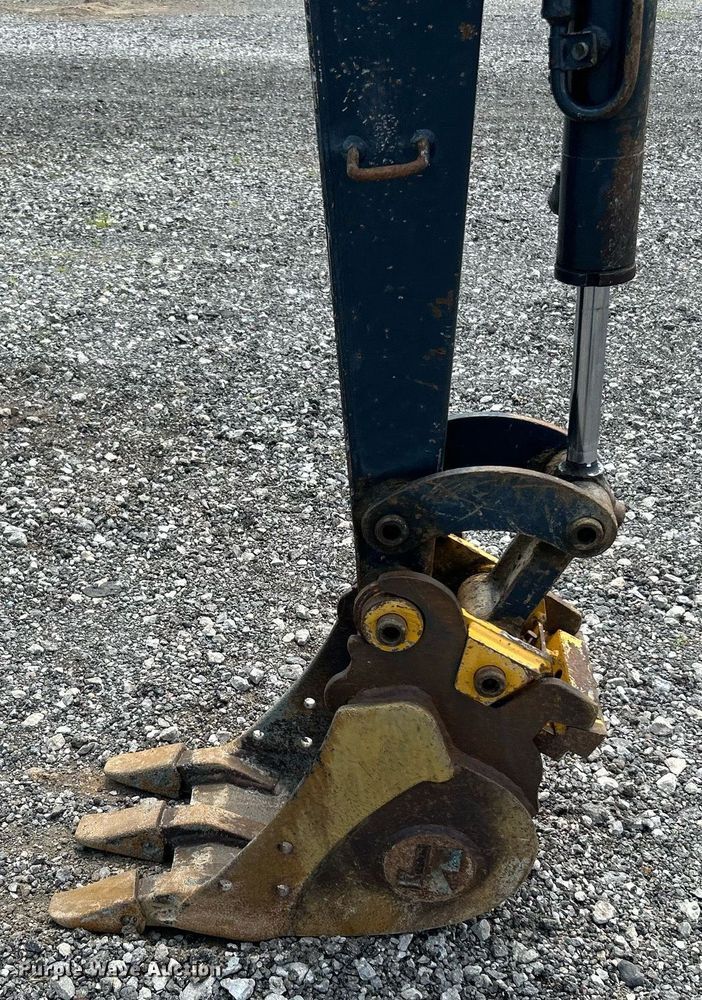 image for item KW9228 John Deere 17D  mini excavator