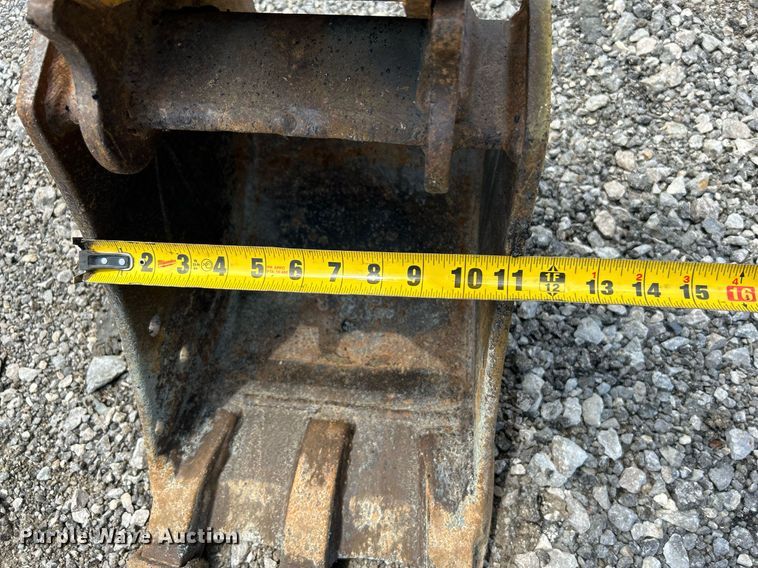 image for item KW9228 John Deere 17D  mini excavator