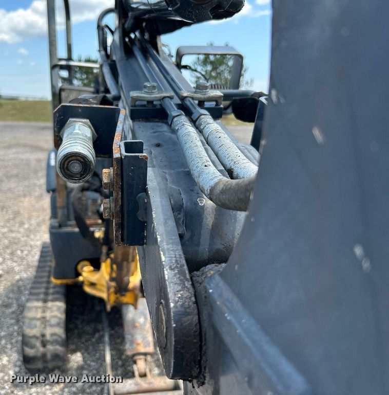 image for item KW9228 John Deere 17D  mini excavator