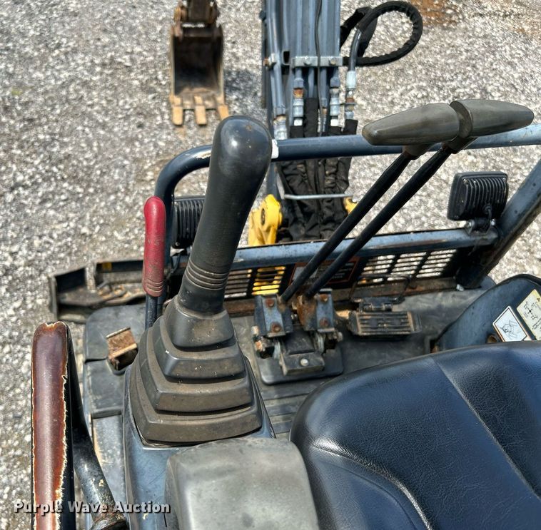 image for item KW9228 John Deere 17D  mini excavator