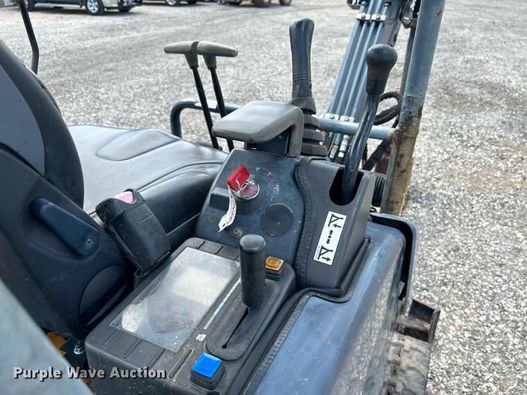 image for item KW9228 John Deere 17D  mini excavator