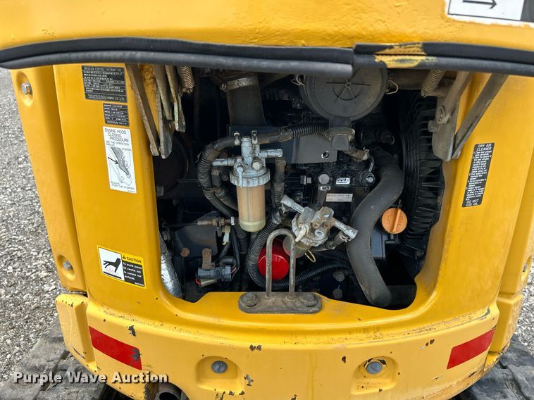 image for item KW9228 John Deere 17D  mini excavator