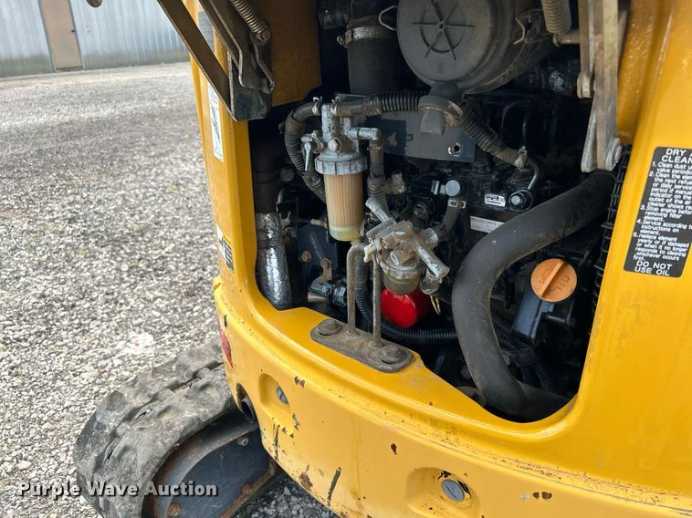 image for item KW9228 John Deere 17D  mini excavator