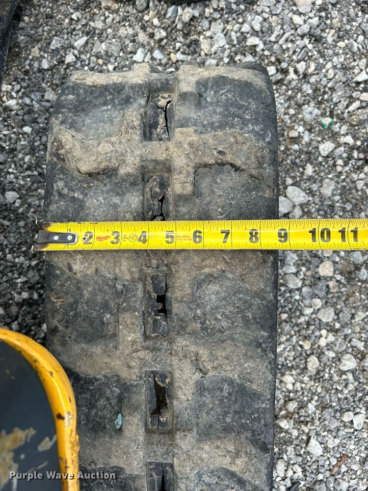 image for item KW9228 John Deere 17D  mini excavator