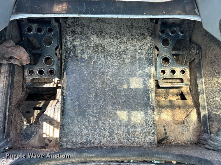 image for item KW9229 2014 Bobcat S650  skid steer loader