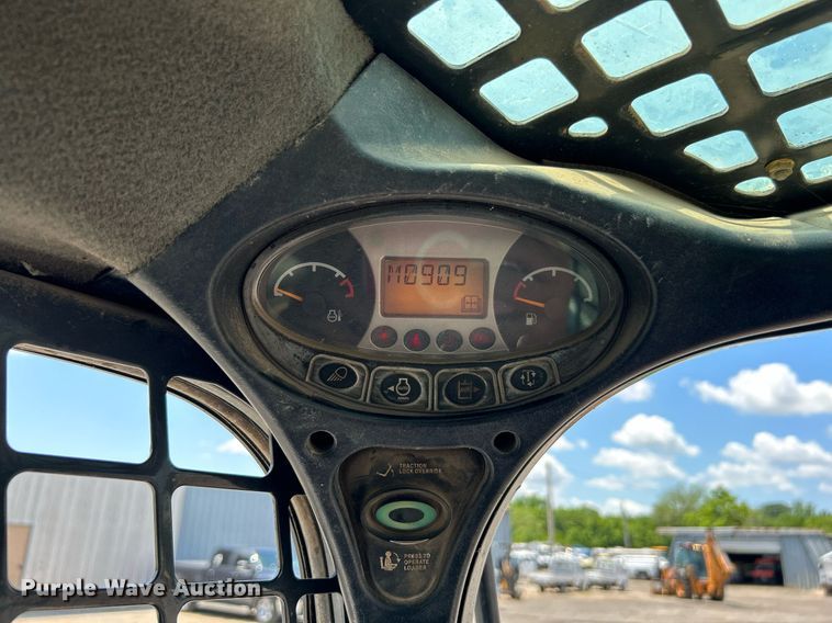 image for item KW9229 2014 Bobcat S650  skid steer loader