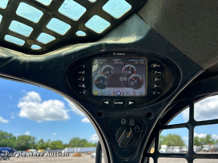 image for item KW9229 2014 Bobcat S650  skid steer loader