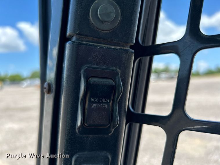 image for item KW9229 2014 Bobcat S650  skid steer loader