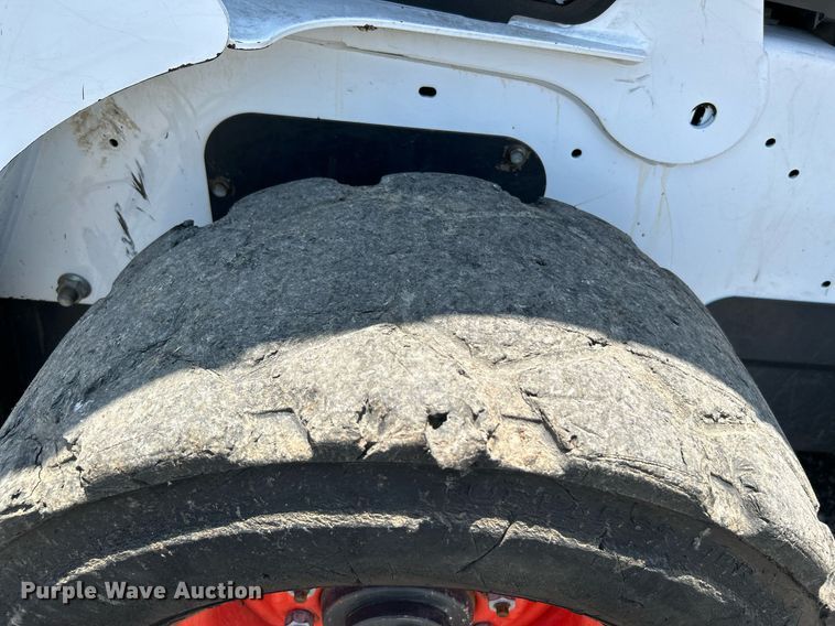 image for item KW9229 2014 Bobcat S650  skid steer loader