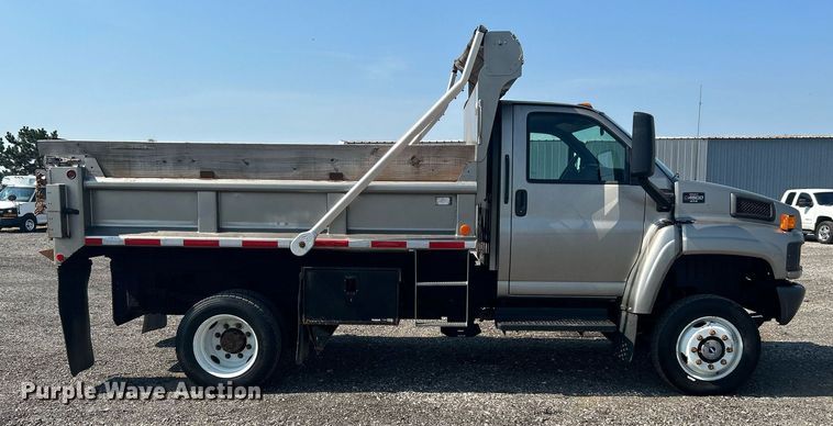 image for item KW9234 2006 GMC C4500  dump truck
