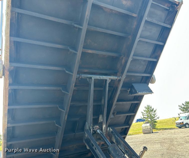 image for item KW9234 2006 GMC C4500  dump truck