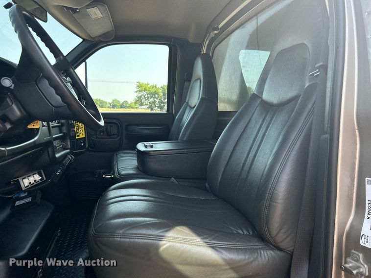 image for item KW9234 2006 GMC C4500  dump truck