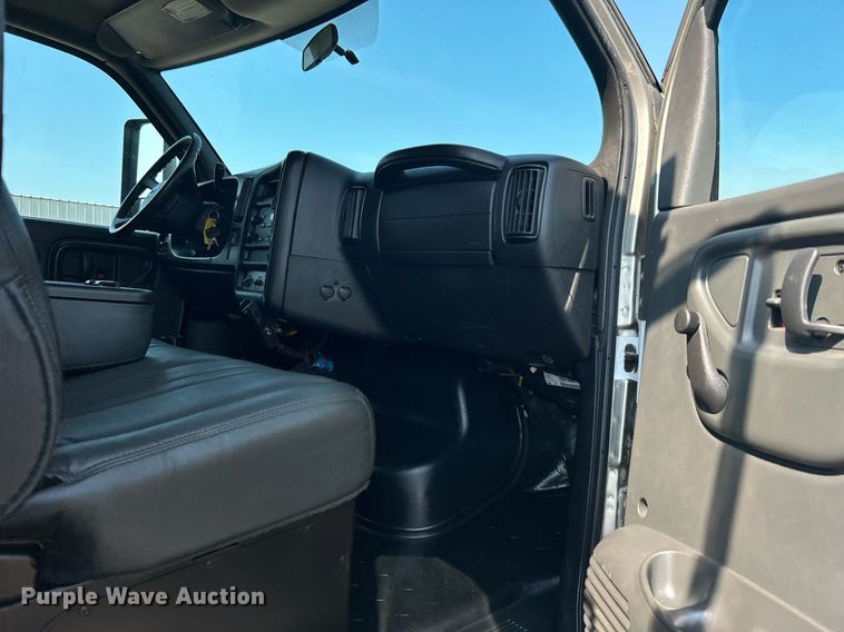 image for item KW9234 2006 GMC C4500  dump truck