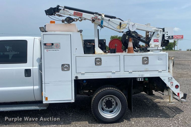 image for item KW9266 2011 Ford F550 Super Duty  Crew Cab utility / service truck