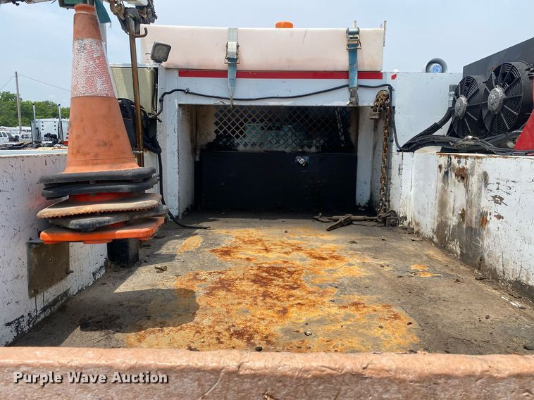 image for item KW9266 2011 Ford F550 Super Duty  Crew Cab utility / service truck