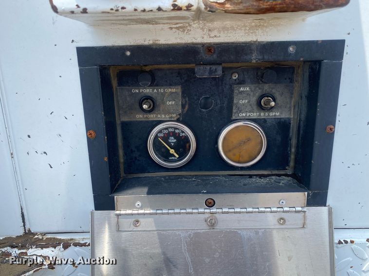 image for item KW9266 2011 Ford F550 Super Duty  Crew Cab utility / service truck