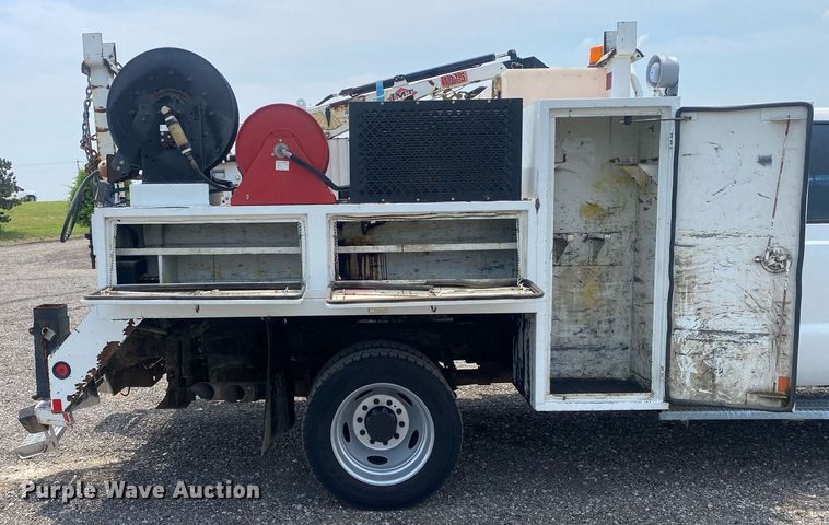 image for item KW9266 2011 Ford F550 Super Duty  Crew Cab utility / service truck