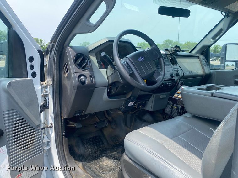 image for item KW9266 2011 Ford F550 Super Duty  Crew Cab utility / service truck