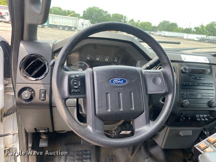 image for item KW9266 2011 Ford F550 Super Duty  Crew Cab utility / service truck