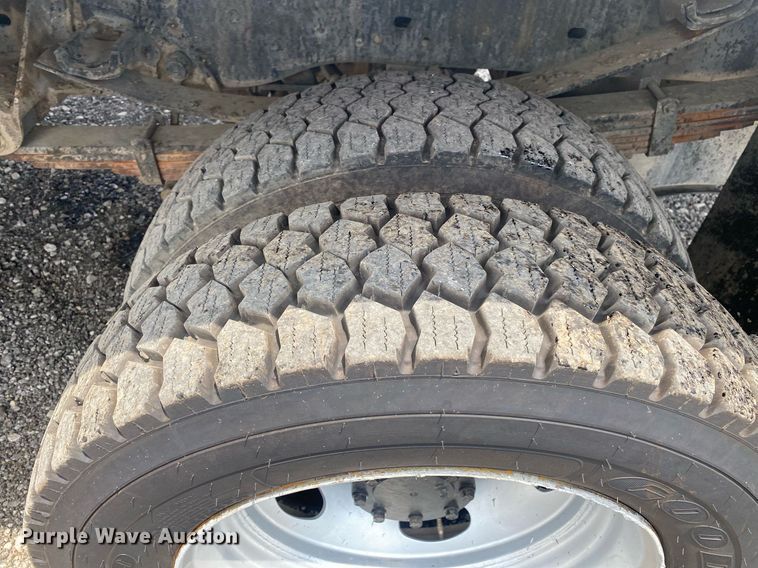 image for item KW9266 2011 Ford F550 Super Duty  Crew Cab utility / service truck