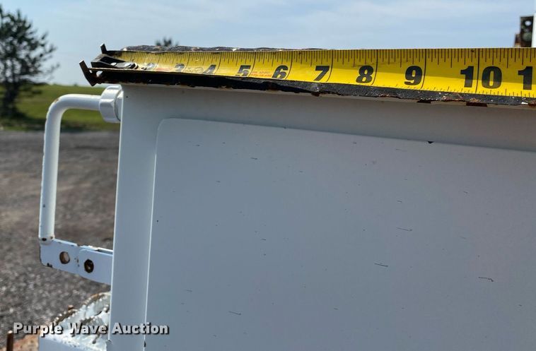 image for item KW9268 2007 International 4300  digger derrick truck